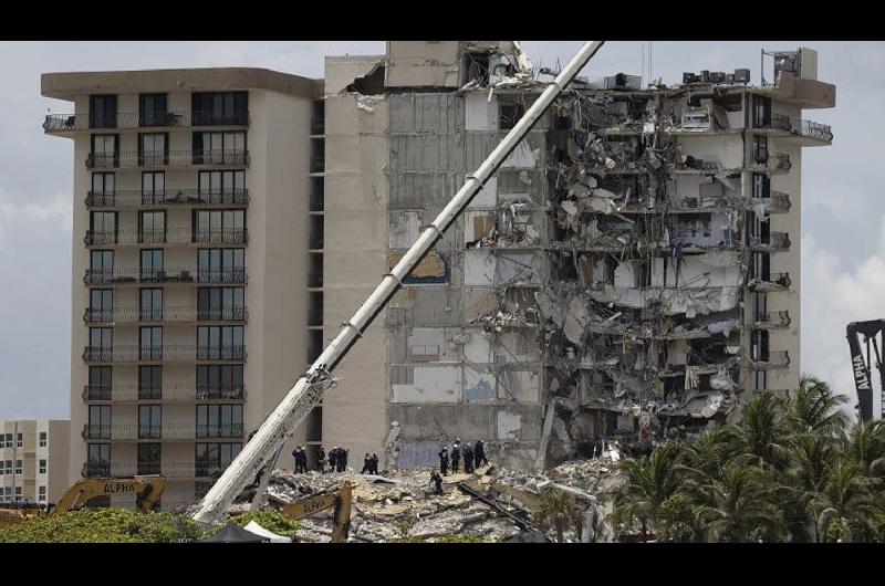 Derrumbe en Miami- hallan maacutes cuerpos y los muertos ascienden a nueve