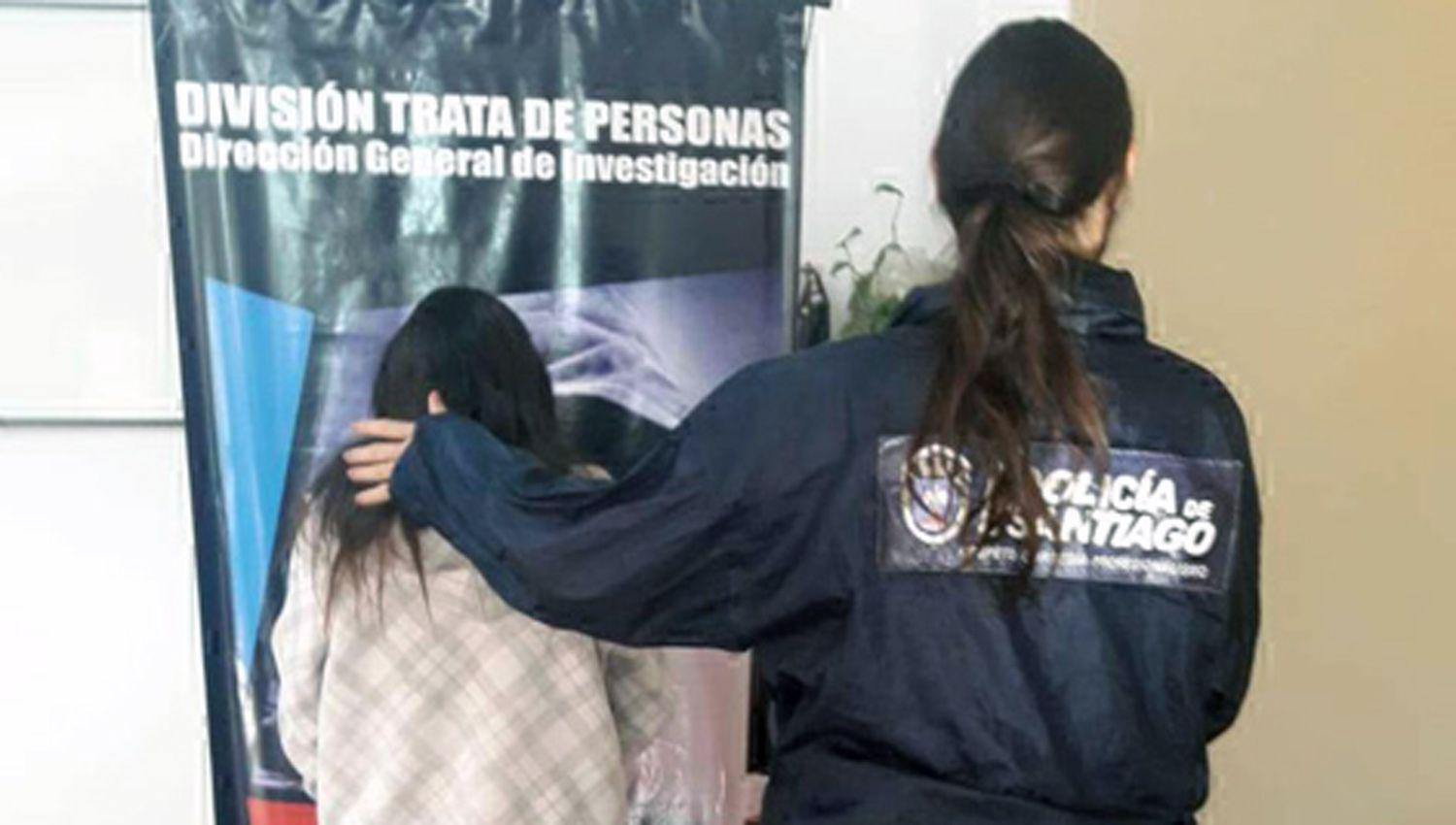 Detienen a una mujer que obligaba a sus tres hijas a prostituirse