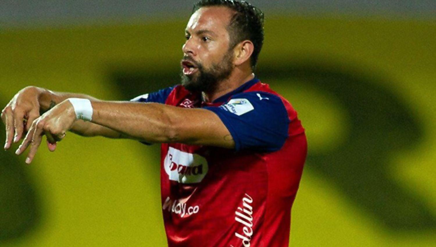 Mier quiere dejar el DIM y a Gustavo Coleoni le interesa sumarlo como refuerzo en Central