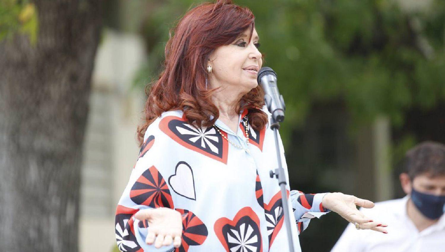 Cristina Kirchner- ldquoSolo estando unidos vamos a superar este momento tan difiacutecilrdquo