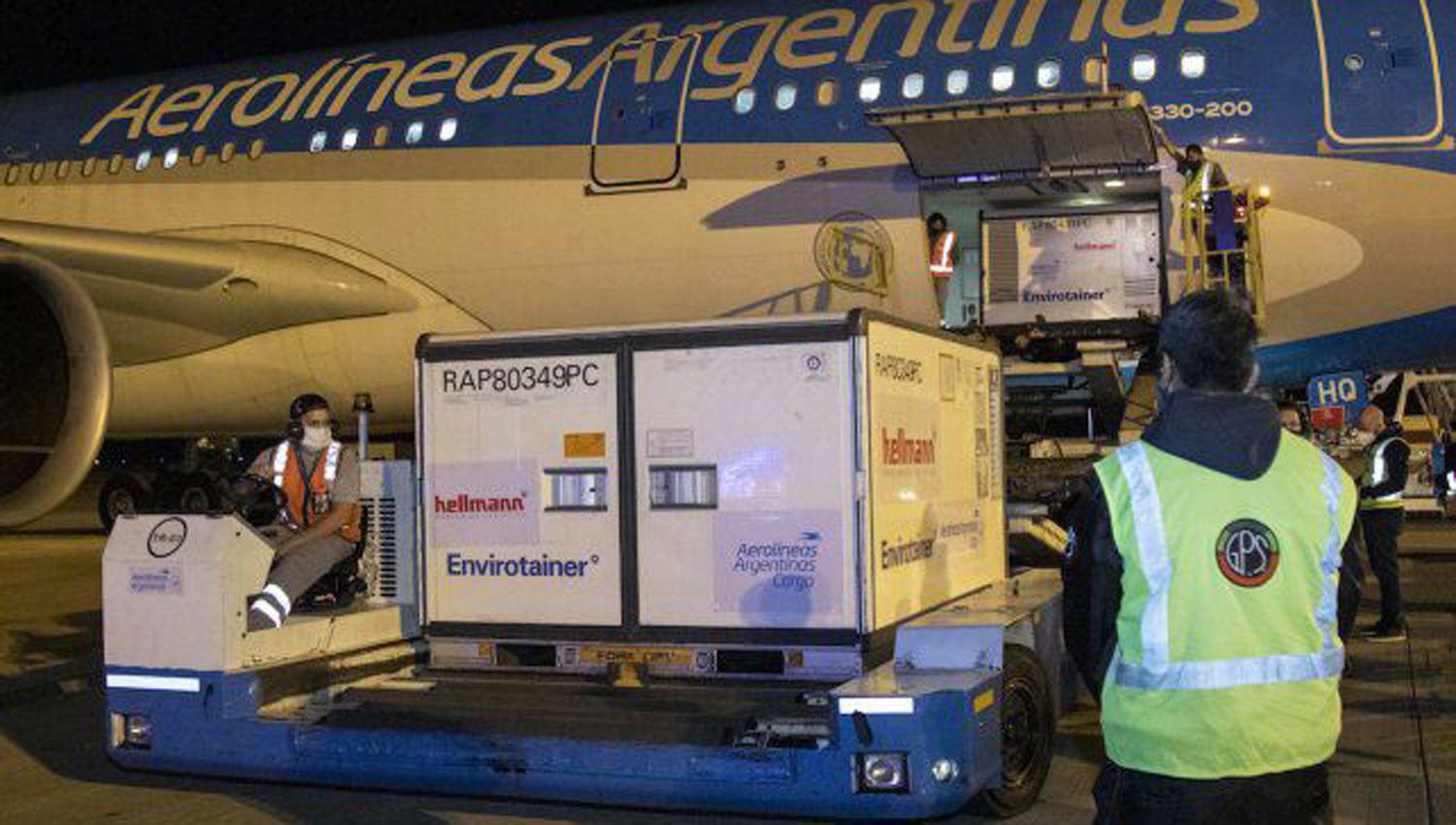 Coronavirus- Aeroliacuteneas Argentinas realiza su octavo vuelo a China en busca de Sinopharm