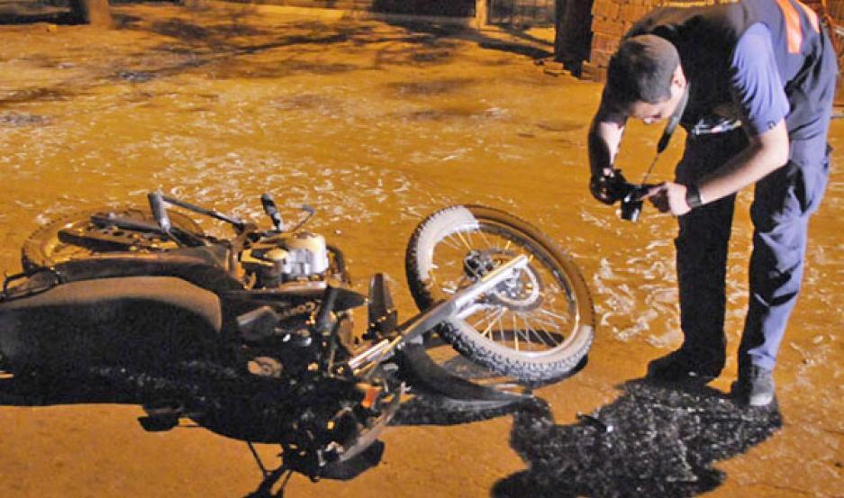 Motociclista perdioacute la vida tras derrapar en el barrio Juan Felipe Ibarra