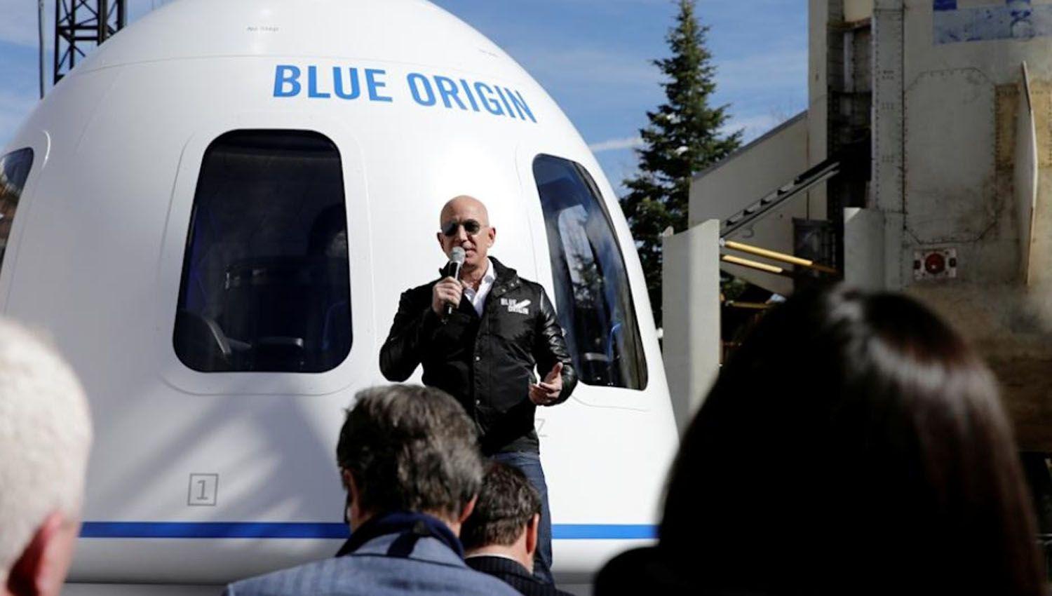 Jeff Bezos el hombre maacutes rico del mundo llegoacute al espacio