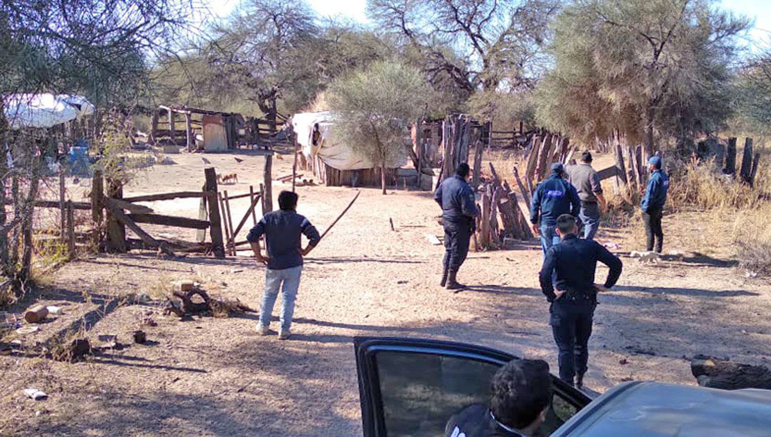 Los detectives secuestraron el arma que supuestamente fue utilizada dinero y otros elementos vinculados al sangriento asesinato