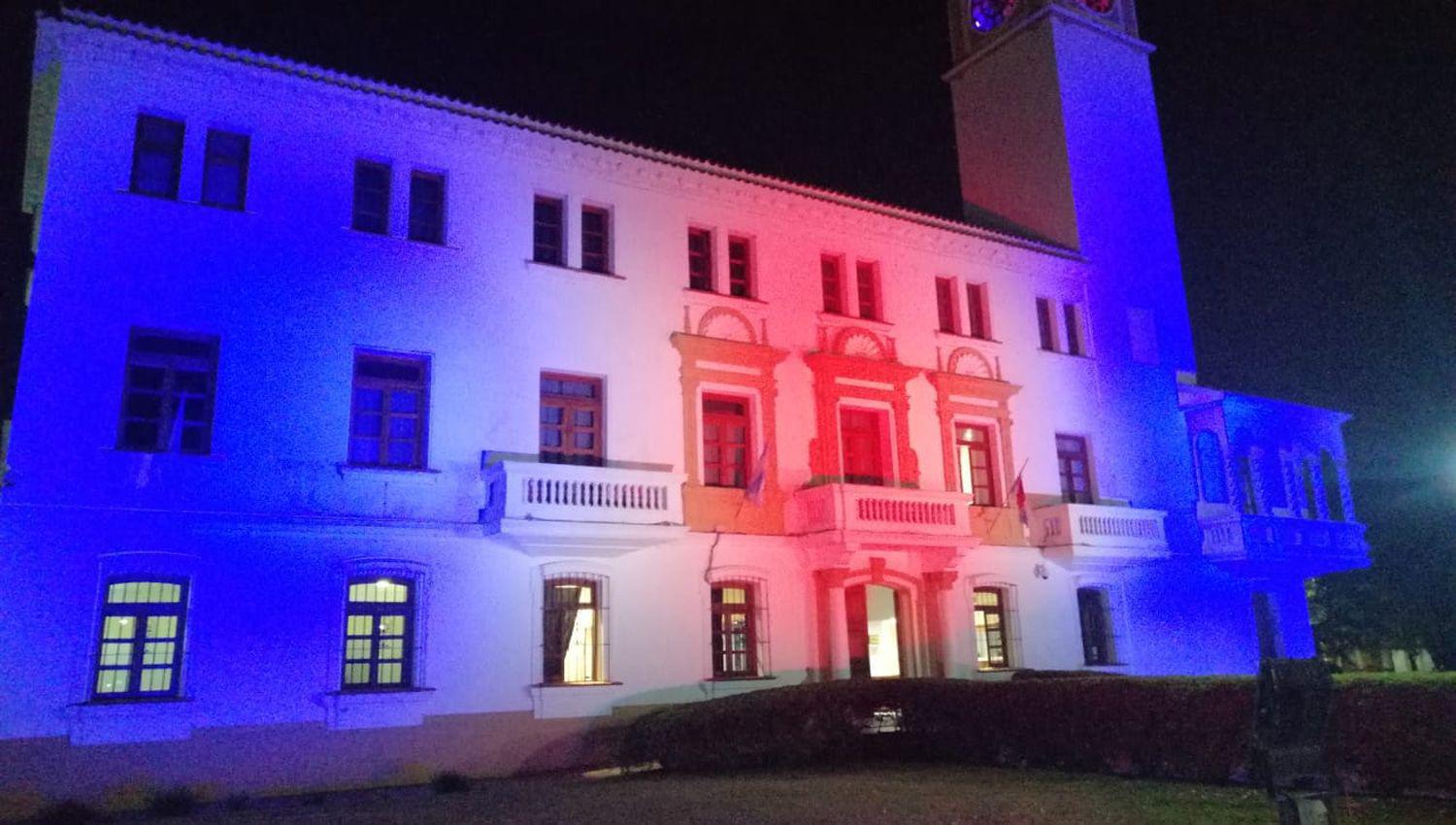 Los colores de Santiago del Estero lucen en la Casa de Gobierno