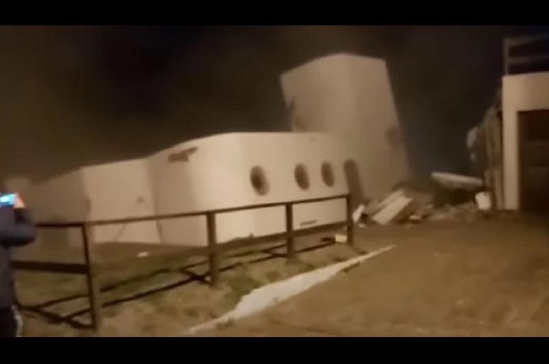 VIDEO  Impactante derrumbe de una casa en Mar del Tuyuacute