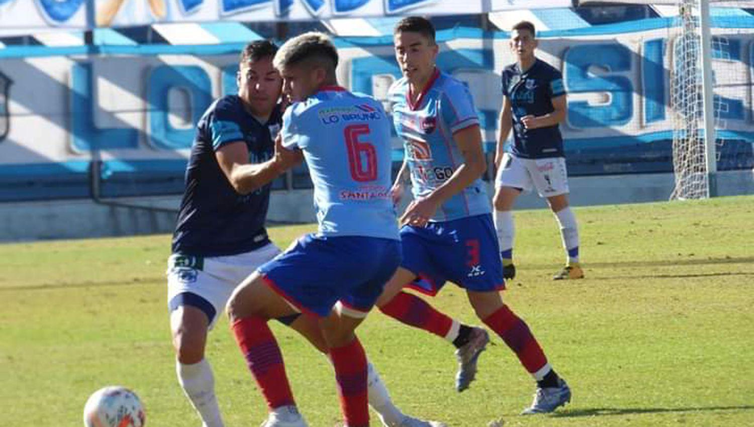 En la uacuteltima jugada del partido Guumlemes empatoacute con Gimnasia de Jujuy