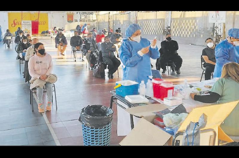 Los grupos que esperan su dosis son los que se vacunaron a fines de marzo abril e inicios de mayo