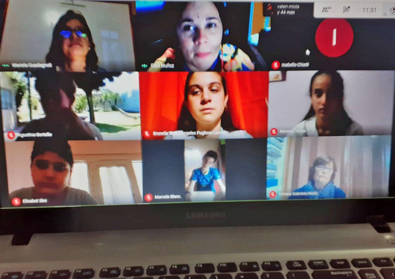 Docente santiaguentildea creoacute el Club de Alumnos Programadores