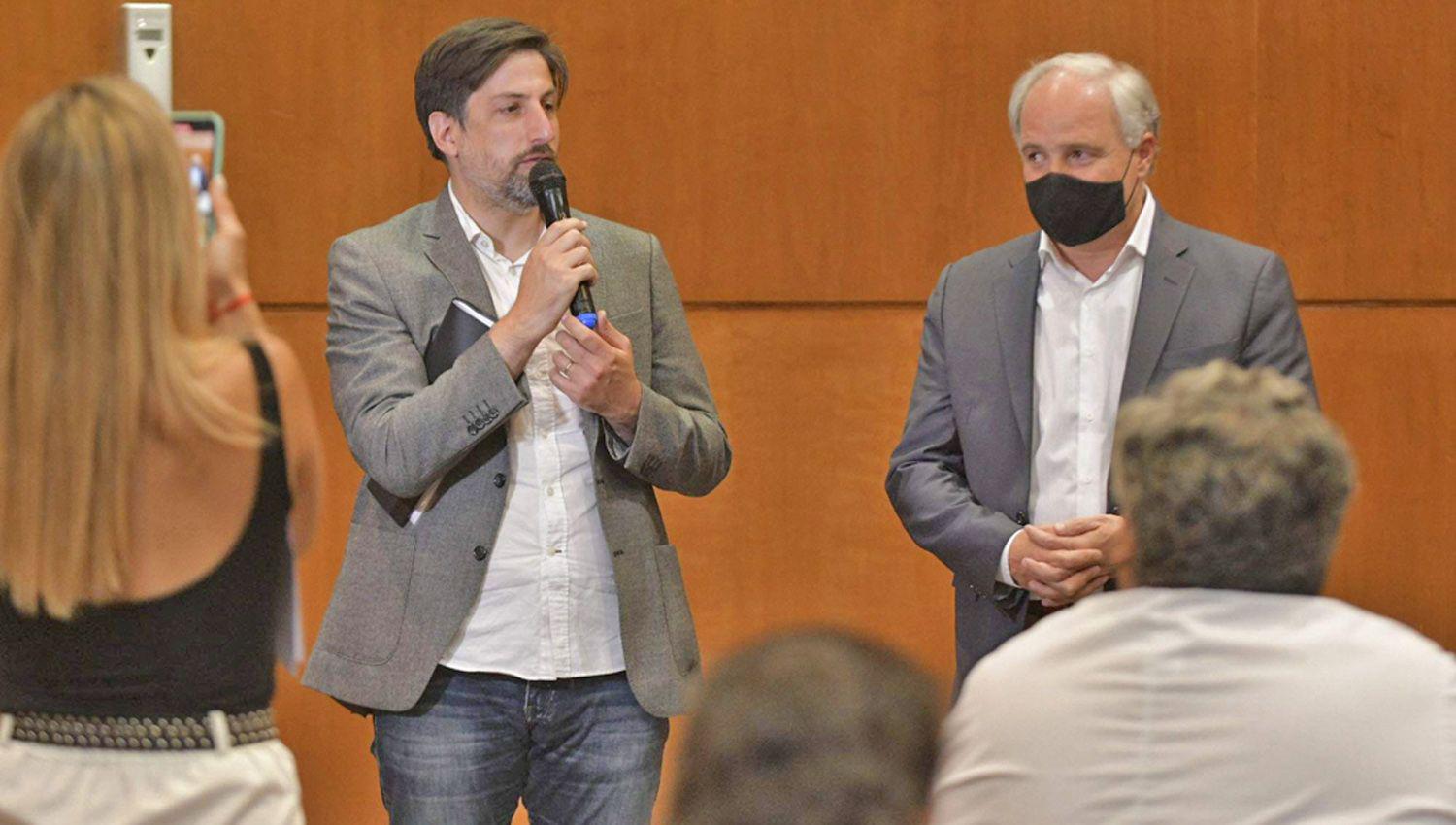 Trotta anunciaraacute aportes millonarios para Santiago