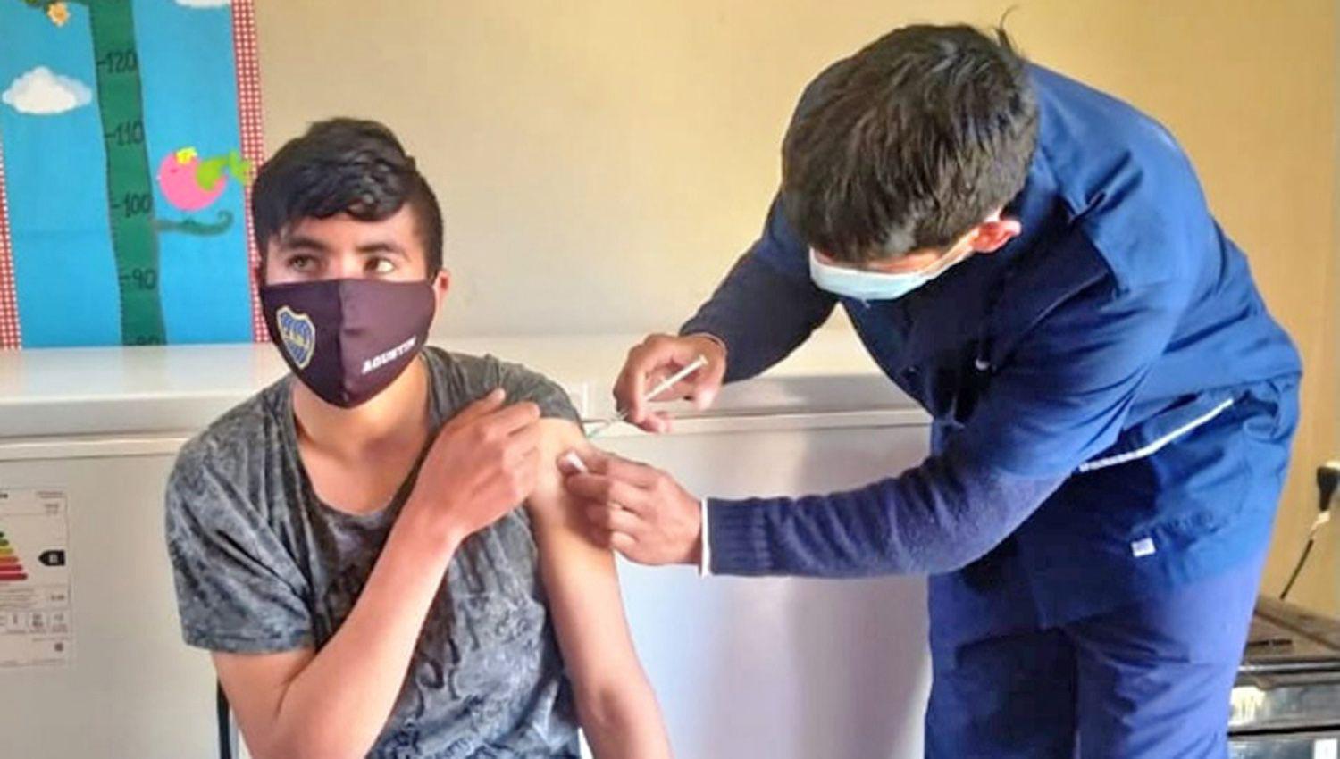Las vacunas de Pfizer AstraZeneca y Moderna mantienen alta proteccioacuten contra la cepa Delta