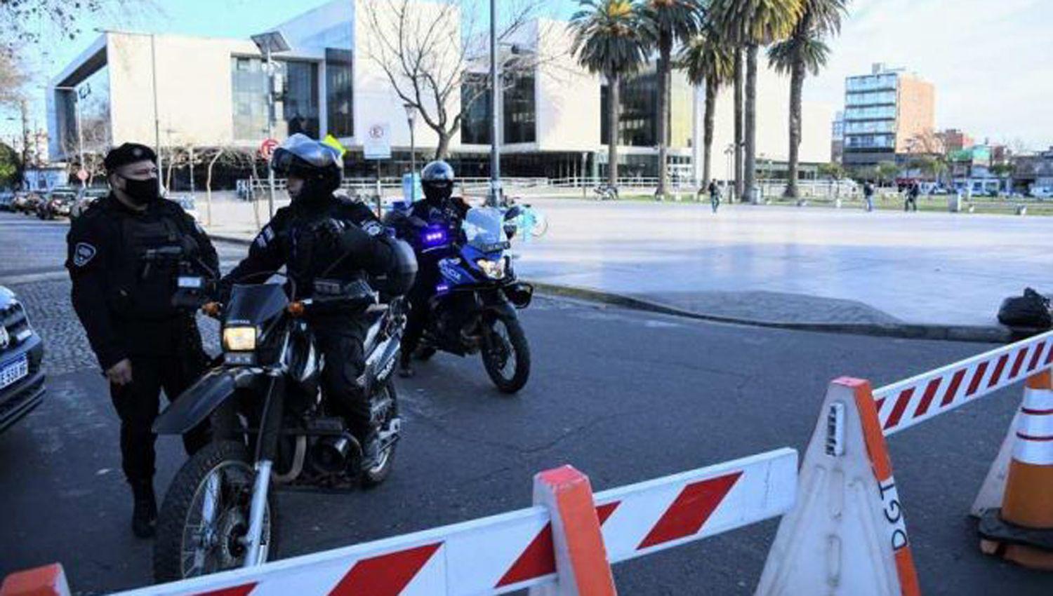 Por el inicio del juicio a ldquoLos Monosrdquo se movilizaron 250 policiacuteas y 70 patrullas hacia posibles ldquoobjetivosrdquo