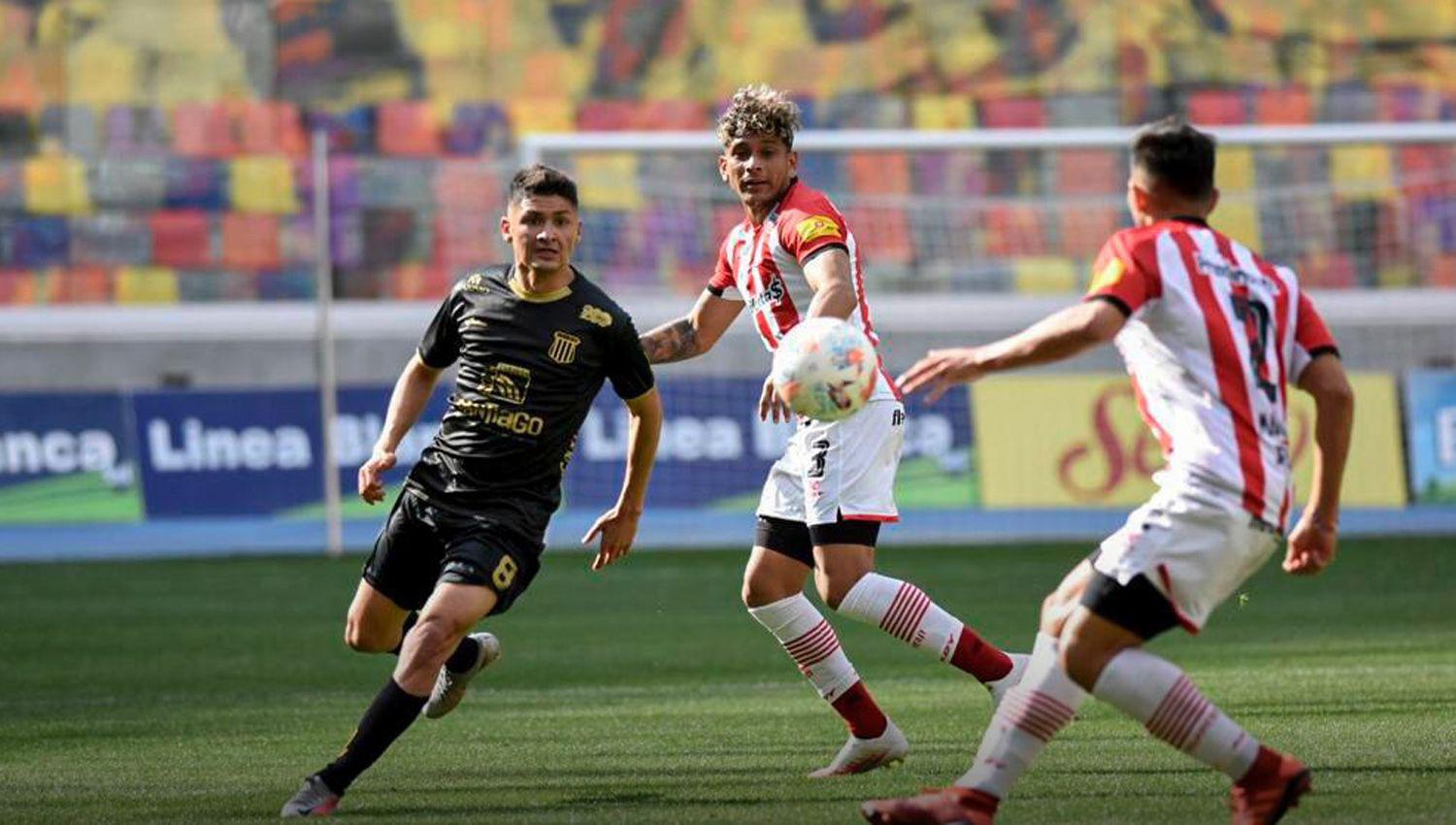 Mitre volvioacute a mostrar una paacutelida imagen y cayoacute 2 a 0 ante Riestra en el Madre de Ciudades