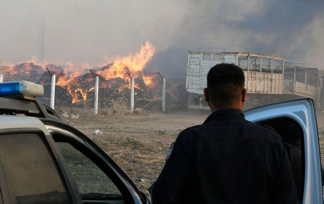 Voraz incendio provocoacute peacuterdidas casi totales y desazoacuten colectiva en una desmotadora de La Banda