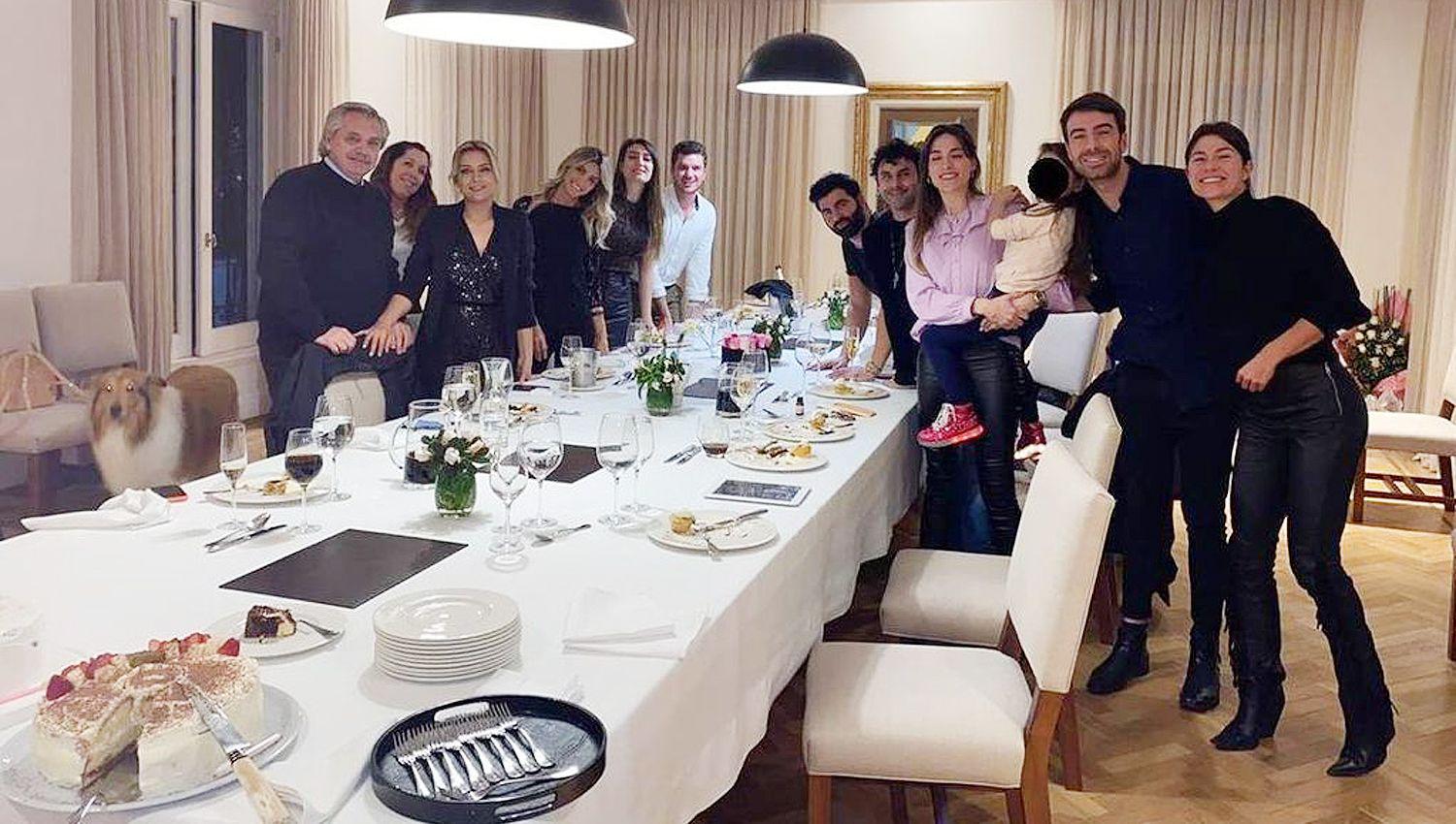 Un fiscal federal imputaraacute a Alberto Fernaacutendez por violar el DNU que establecioacute la cuarentena