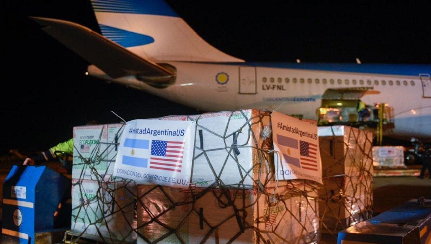 Vacunacioacuten de adolescentes- Santiago recibe 20160 dosis de Moderna de las 900 mil que se repartiraacuten