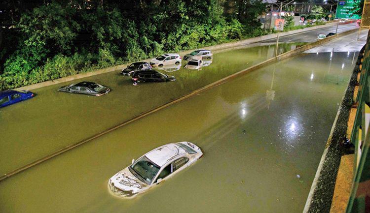Inundaciones en NY dejaron al menos 29 viacutectimas fatales