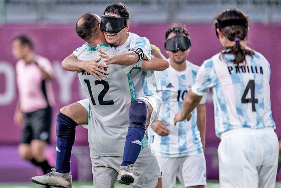 Los Murcieacutelagos volvieron a festejar y van por el oro