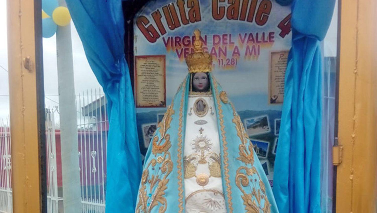 El manto sagrado de la Virgen del Valle ya se encuentra en Santiago