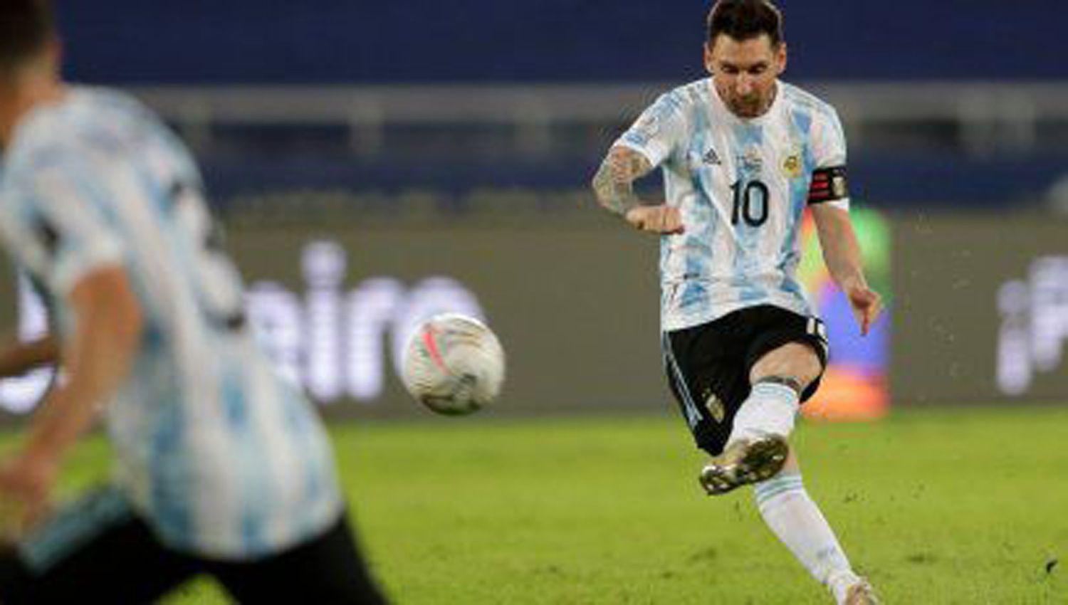 Lionel Messi habloacute tras el escaacutendalo con la Seleccioacuten Argentina en Brasil