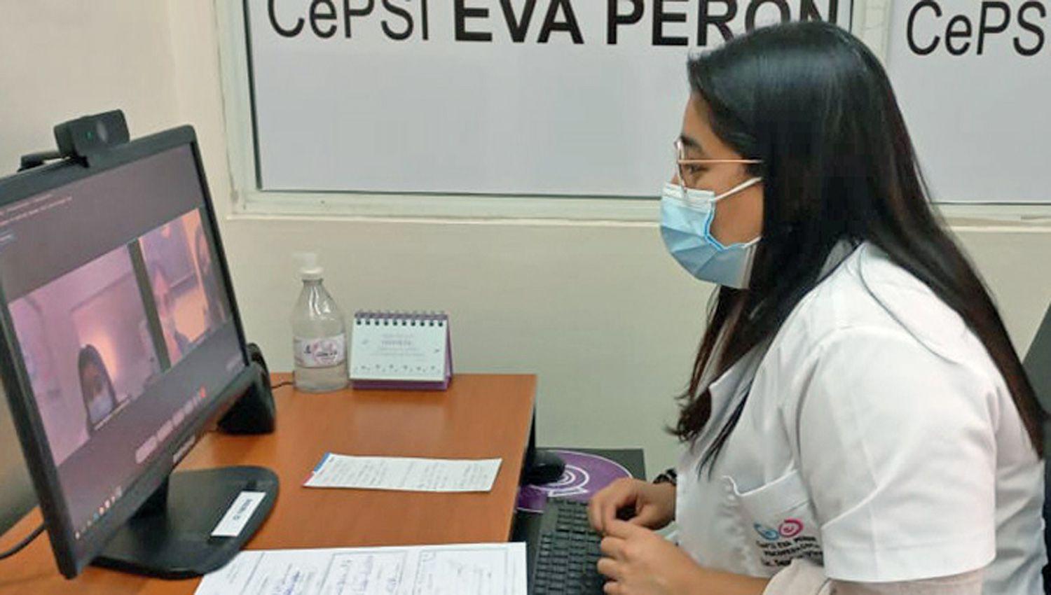 Por Consultorio en liacutenea asisten a nintildeos del interior