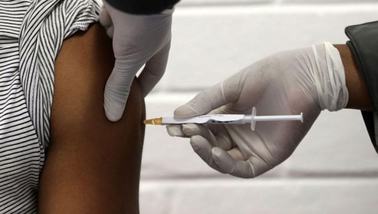 Los que no recibieron la vacunacioacuten completa tienen 11 veces maacutes probabilidades de morir de Covid