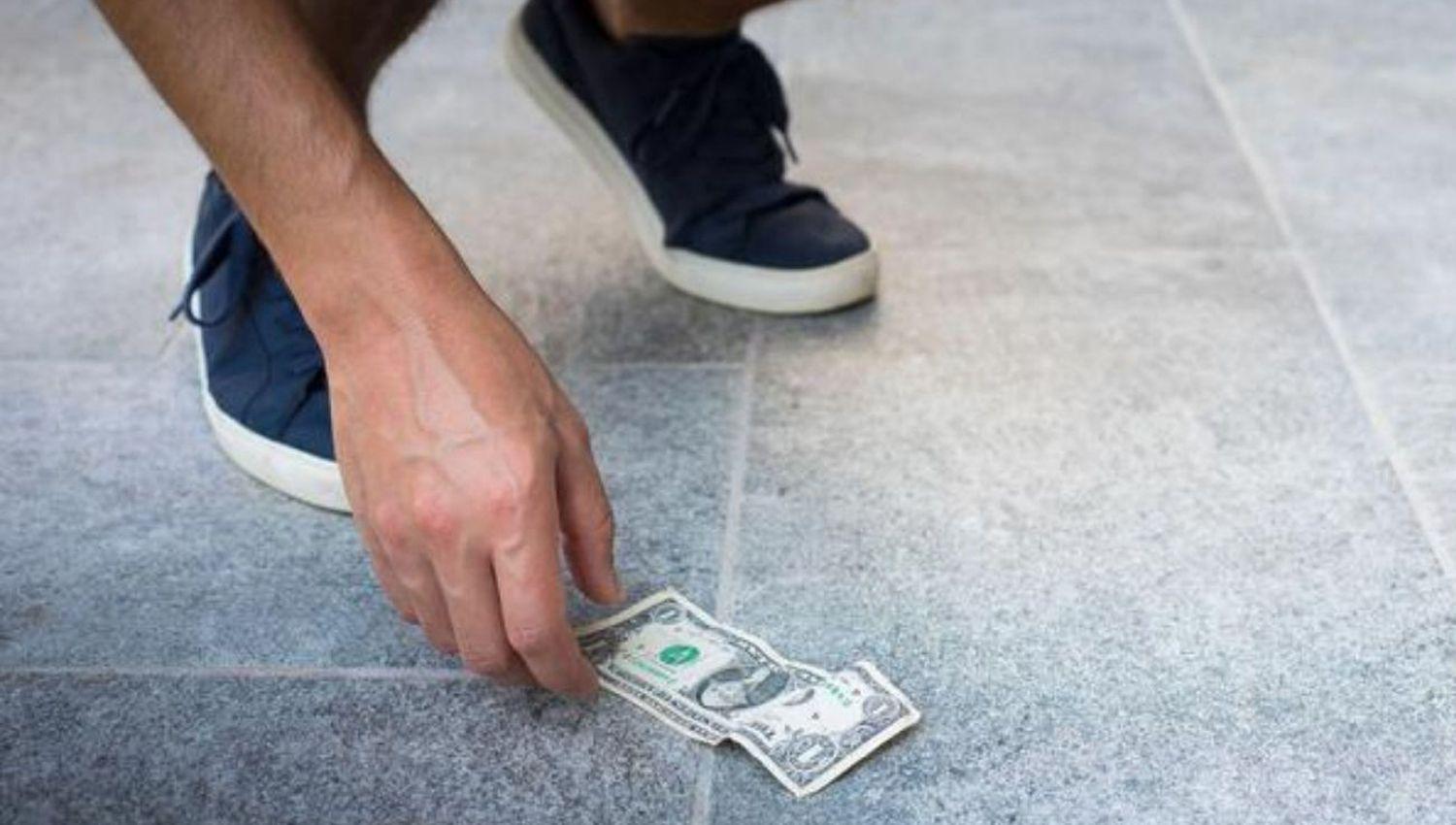 Encontreacute plata en la calle iquestes legal o es delito quedaacutermela