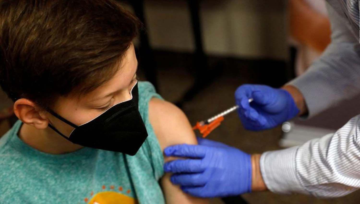 Comienza la vacunacioacuten contra Covid para adolescentes de 17 antildeos sin factores de riesgo con Pfizer