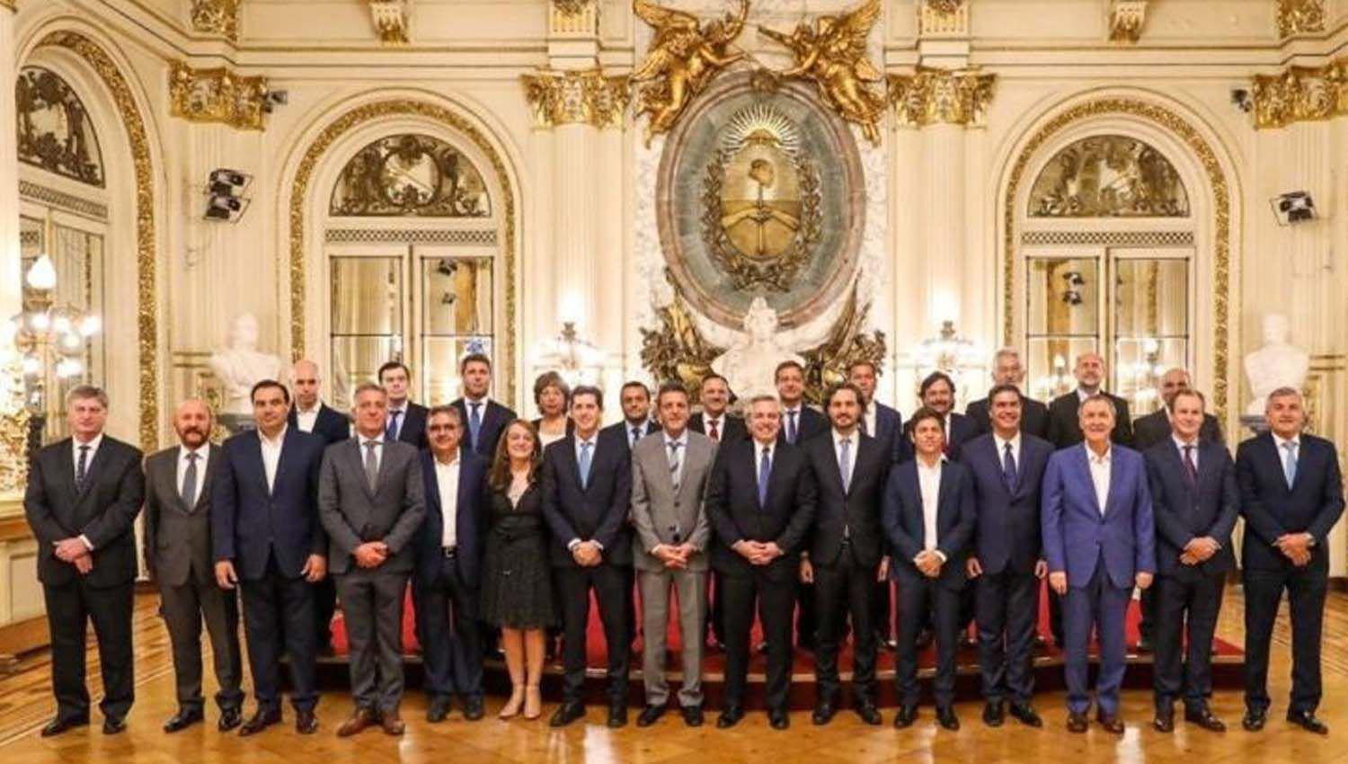 Alberto Fernaacutendez se reuniraacute mantildeana en La Rioja con algunos gobernadores