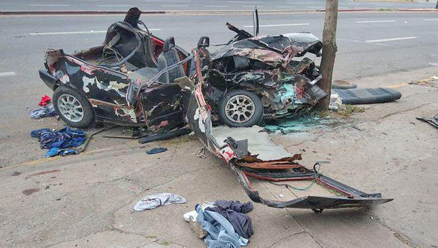 Tragedia- tres joacutevenes fallecieron en el acto en un accidente de autos