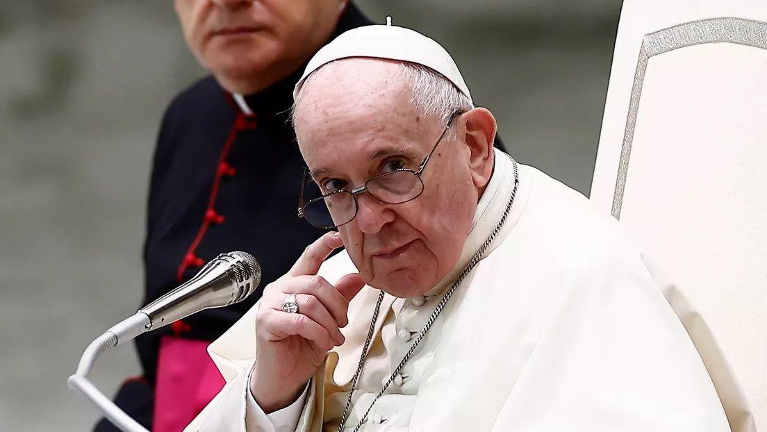 El papa Francisco denuncioacute que dentro del Vaticano lo quieren muerto