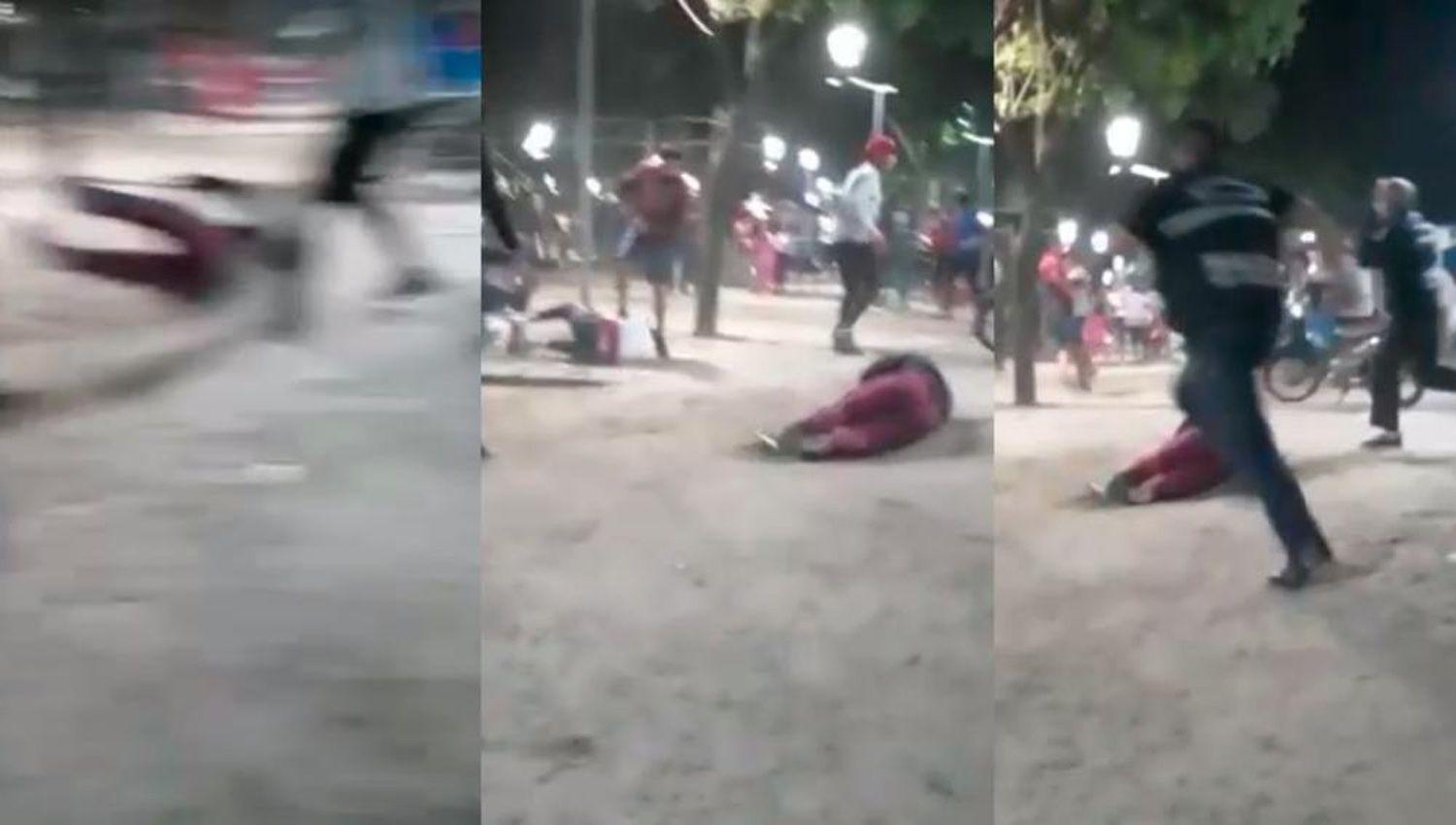 Joacutevenes protagonizaron peleas y ocasionaron dantildeos en la Plaza Belgrano