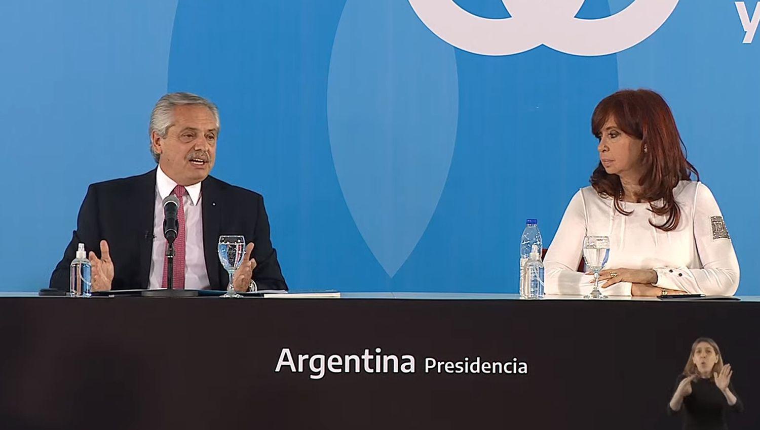 Alberto Fernaacutendez y Cristina Kirchner compartieron un acto en Casa Rosada