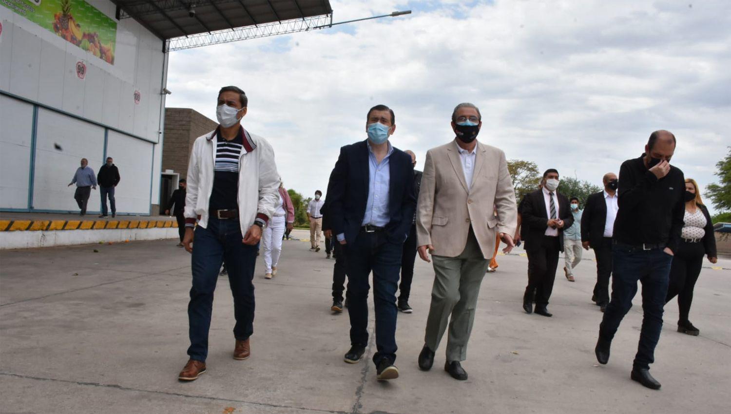 Zamora realizoacute una visita a la Cooperativa del Mercado Concentrador Frutihorticola