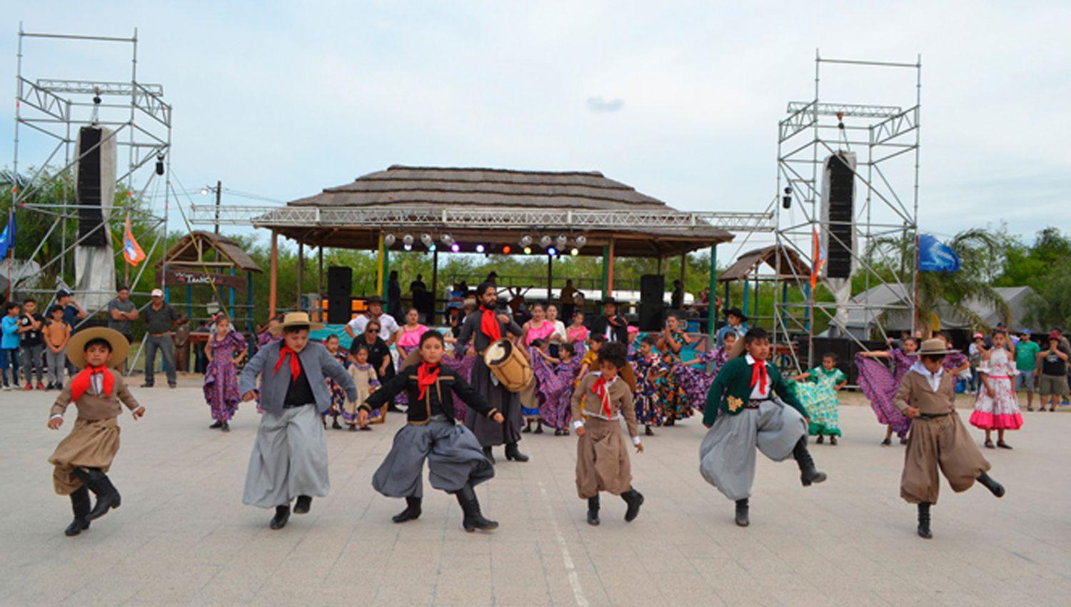 En el Tanicu actuar�n academias de danzas e
importantes grupos que le pondr�n alegría a la jornada