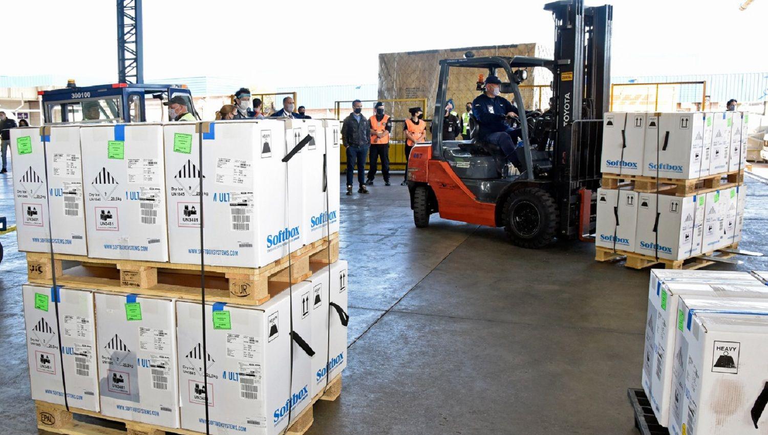 Santiago del Estero recibiraacute 35100 dosis de Pfizer para avanzar en la vacunacioacuten de adolescentes