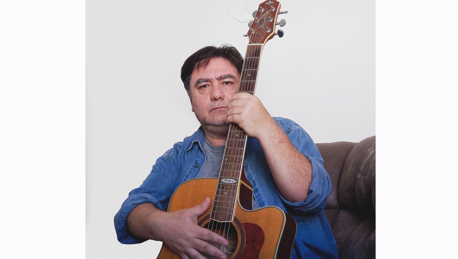 ldquoOhgbluesrdquo muacutesico argentino reivindica la obra del grupo espantildeol Mocedades con ldquoEres Tuacuterdquo