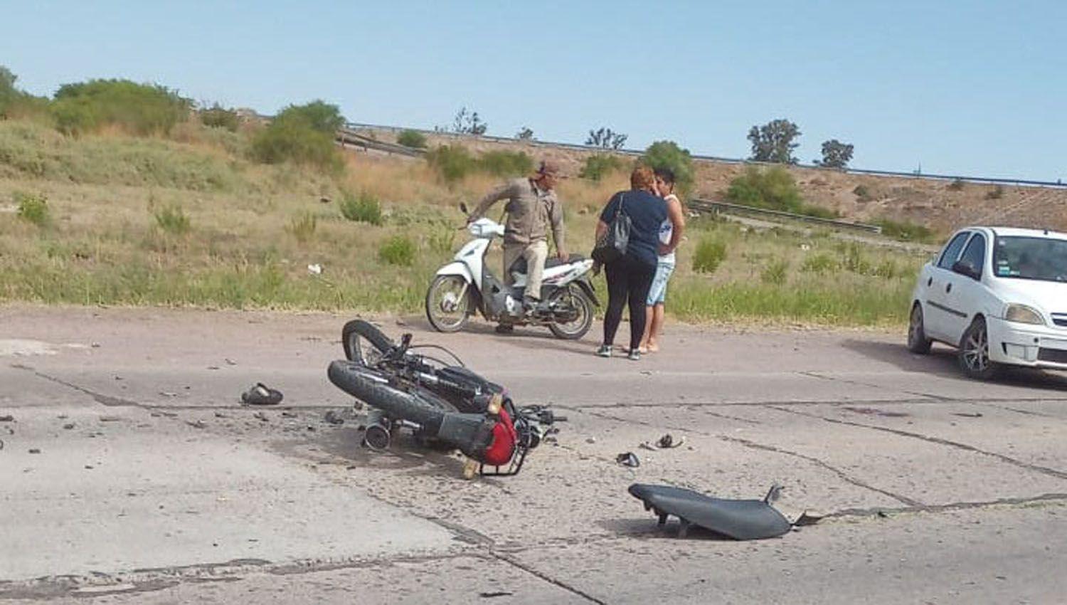 Un joven motociclista chocoacute de frente contra un automoacutevil y murioacute mutilado