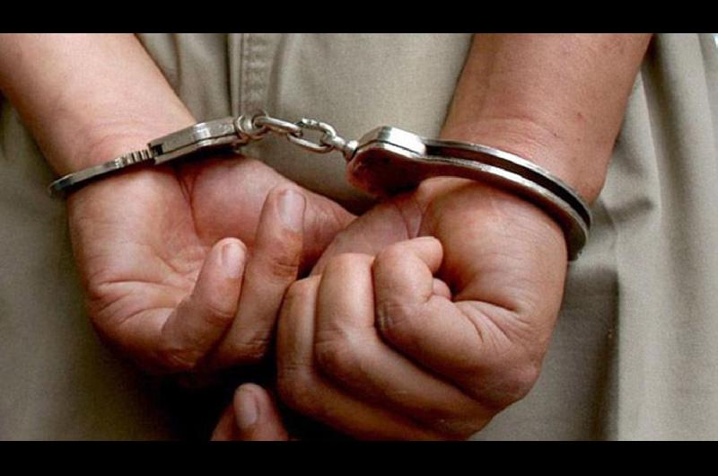 Condenan a 10 antildeos de caacutercel a un albantildeil por el abuso de su hijastra en Friacuteas