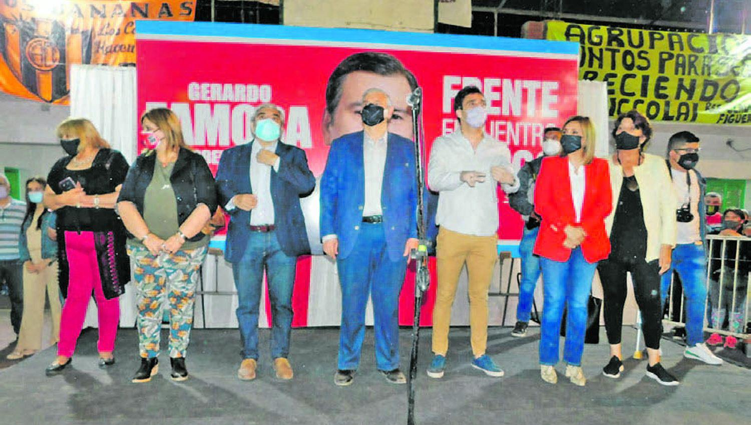El Frente Encuentro Ciacutevico por Santiago celebroacute un plenario