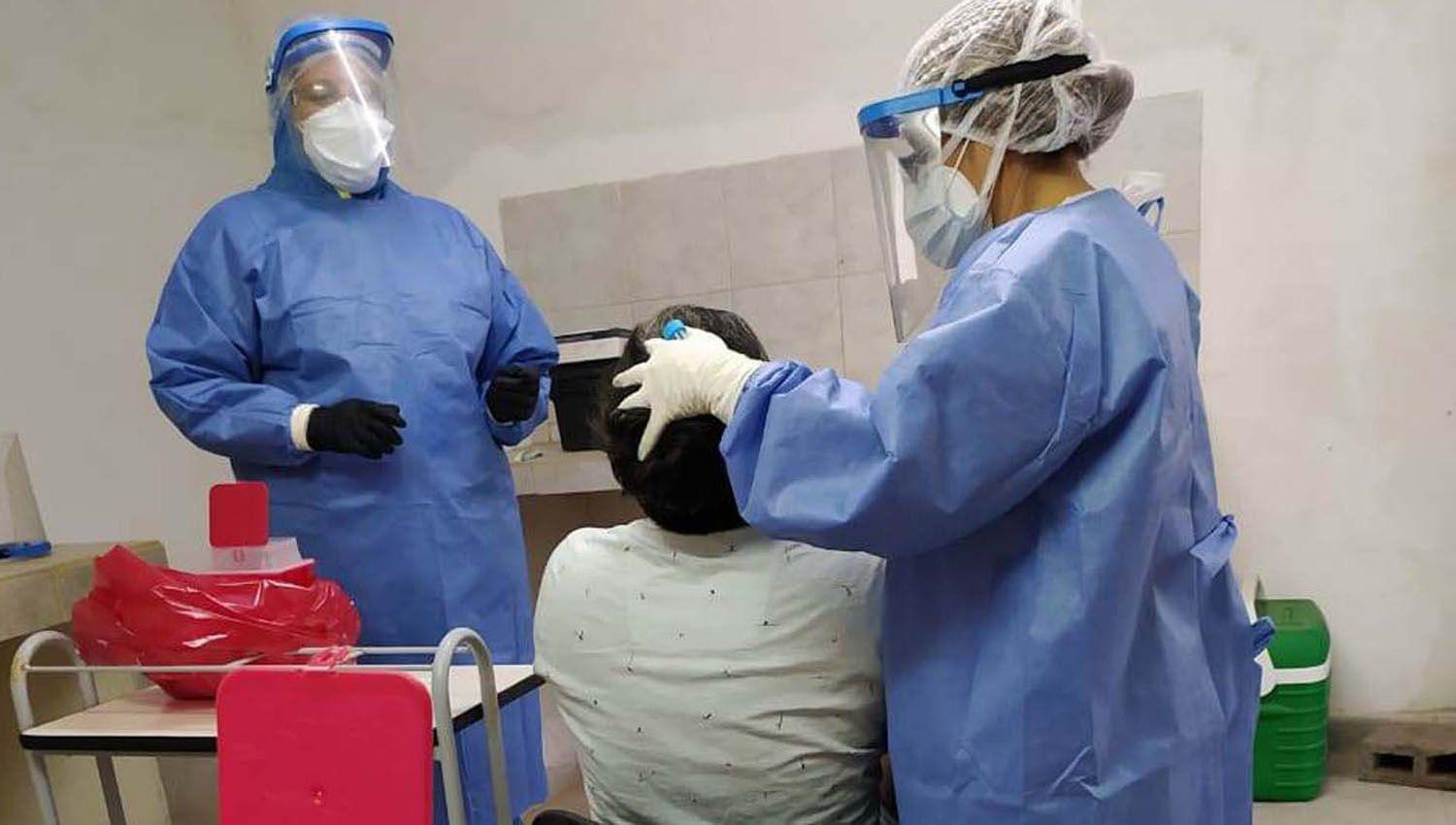 Confirmaron cinco nuevos casos de coronavirus en Santiago