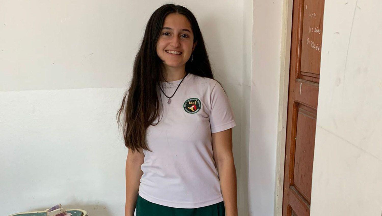 Estudiante santiaguentildea se destacoacute en las Olimpiacuteadas de Fiacutesica