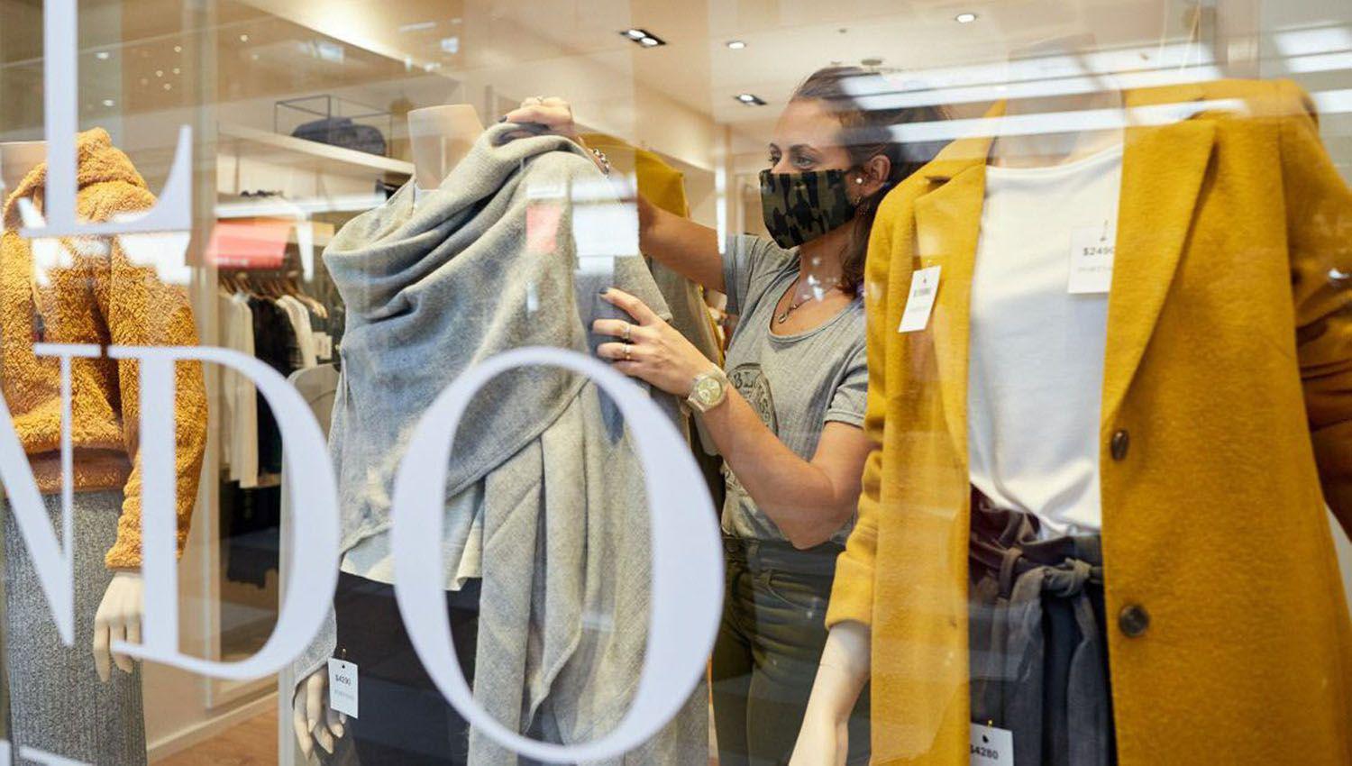 El aumento de ropa y calzado supera a la inflacioacuten general