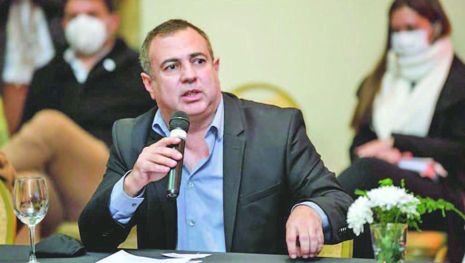 Reeligieron a Figueroa como presidente de la Caacutemara de Turismo