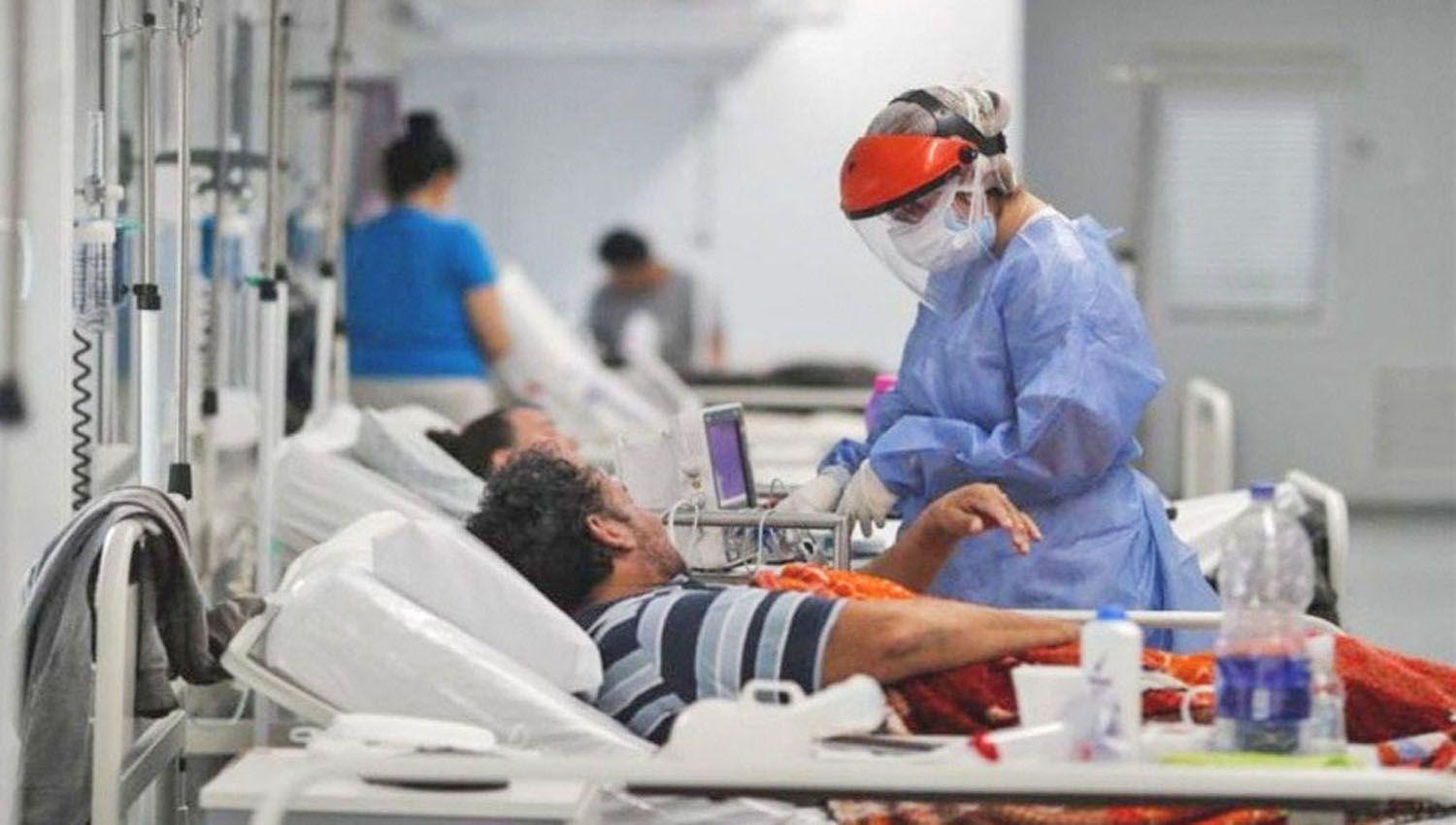 Cohen indicoacute que es necesaria una tercera dosis maacutes testeos y seguir usando el barbijo