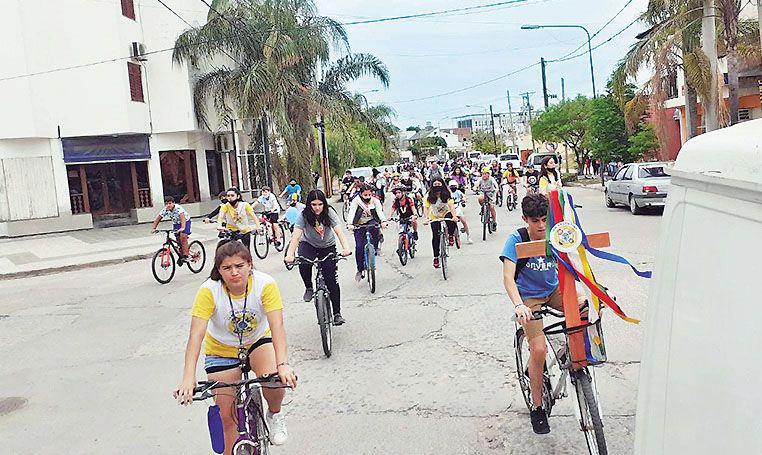 Infancia y Adolescencia Misionera volvioacute a su gran bicicleteada