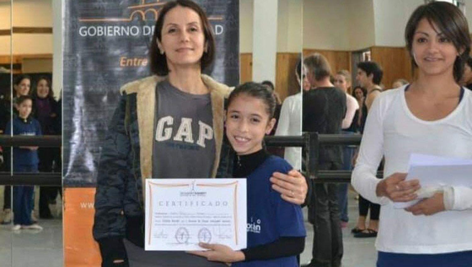 NOELIA DIacuteAZ bailarina de Santiago fue aceptada en el Sodre de Uruguay