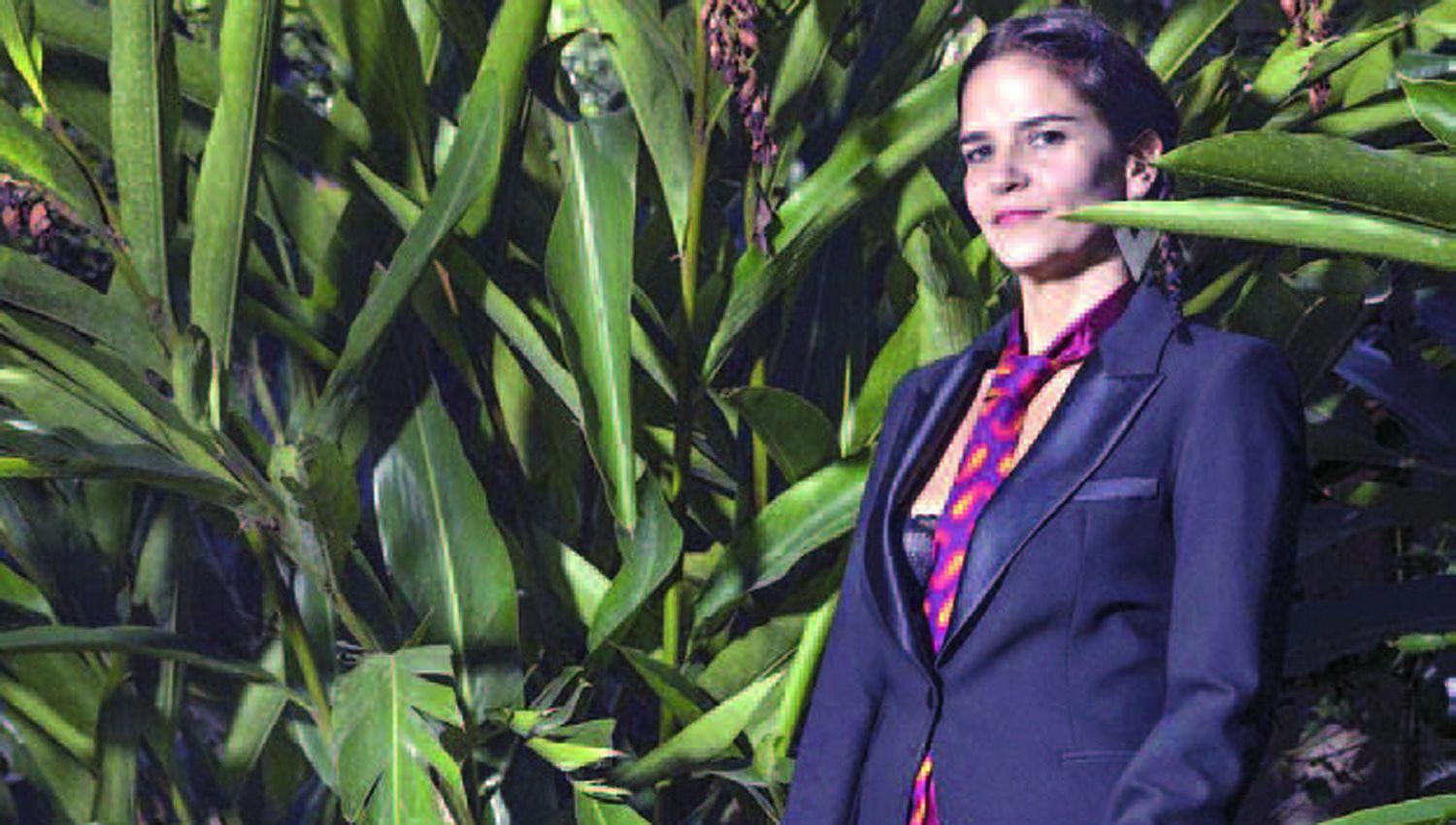 BARBARITA PALACIOS LA HIJA DE EGLE MARTIN SE PUSO MAacuteS CRIOLLA QUE NUNCA CON SU NUEVO CD