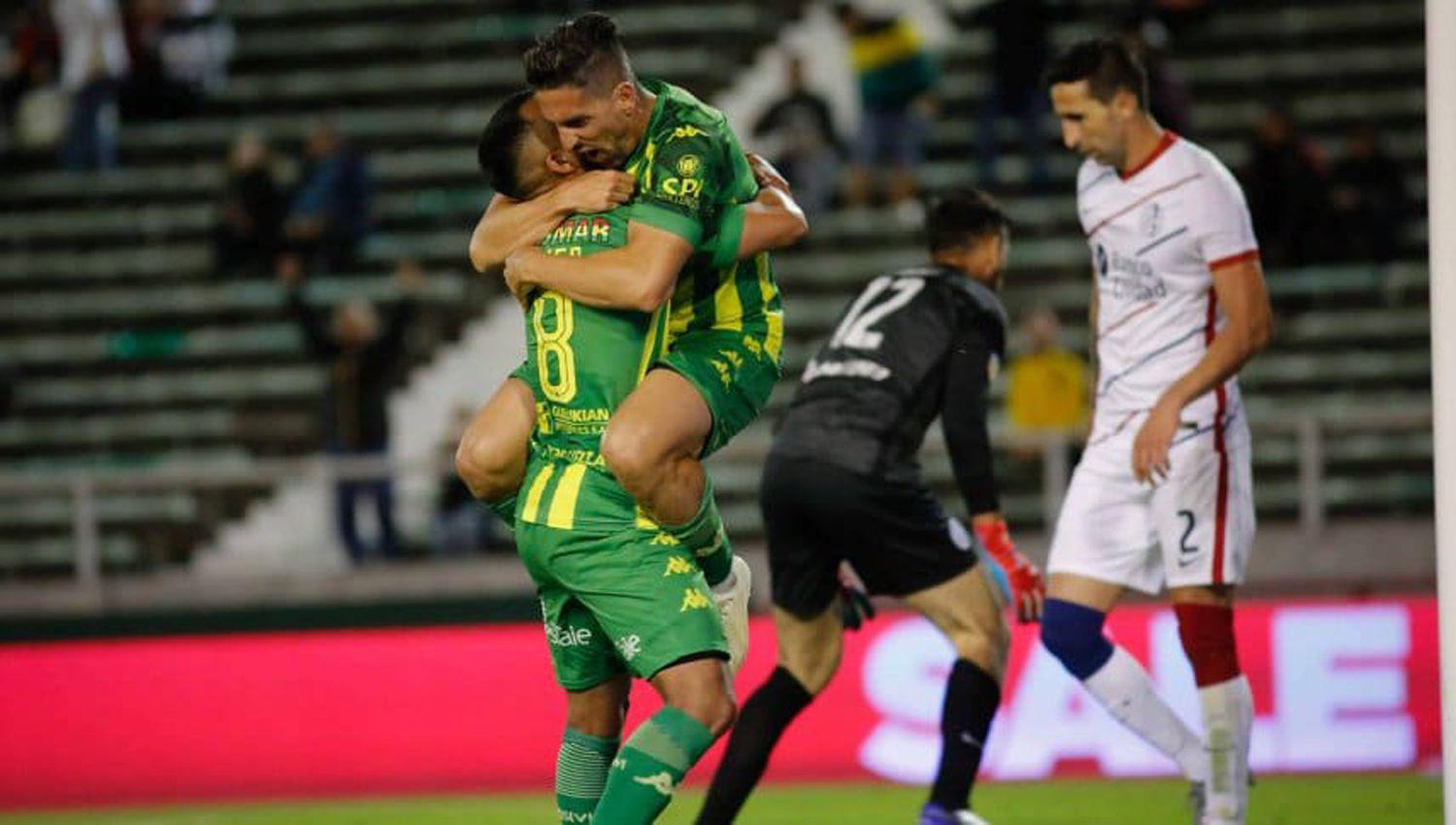 San Lorenzo cayoacute ante Aldosivi y quedoacute al borde del abismo