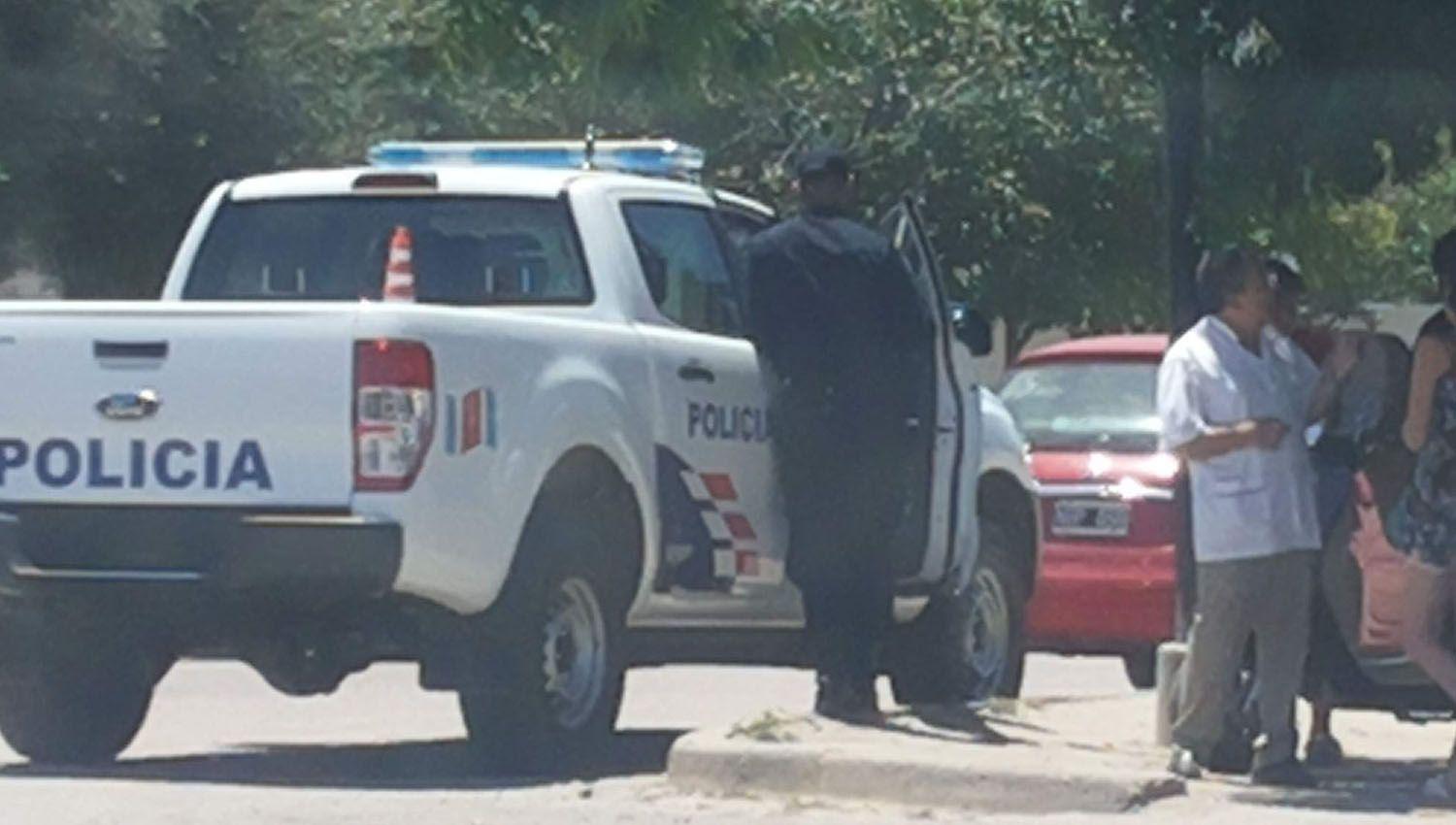 Ante los dichos de la menor los uniformados arribaron rpidamente
a la zona para entrevistarse con vecinos